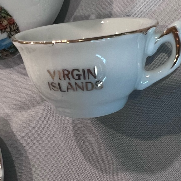 Miniature teapot, cup and saucer set - Picture 4 of 5